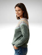 VEUGER MODEHOUS Yoke Pullover — Moosgrün Mehrfarbig