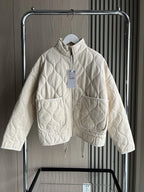 VEUGER MODEHOUS™ | Elegant. Warm. Bequem. Ihre neue Lieblingsjacke.