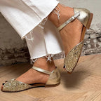 Flache Sandalen mit Knöchelband