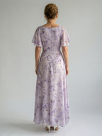 Vaelis | Midi-Kleid mit schwingenden Flügelärmeln