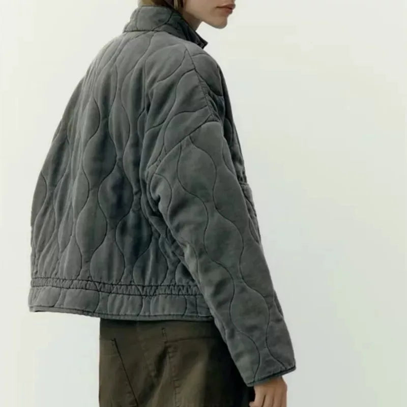 VEUGER MODEHOUS™ | Elegant. Warm. Bequem. Ihre neue Lieblingsjacke.