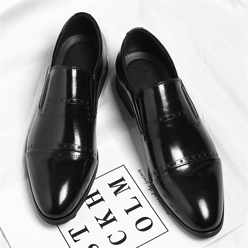 Matteo Leder Brogue Slipper