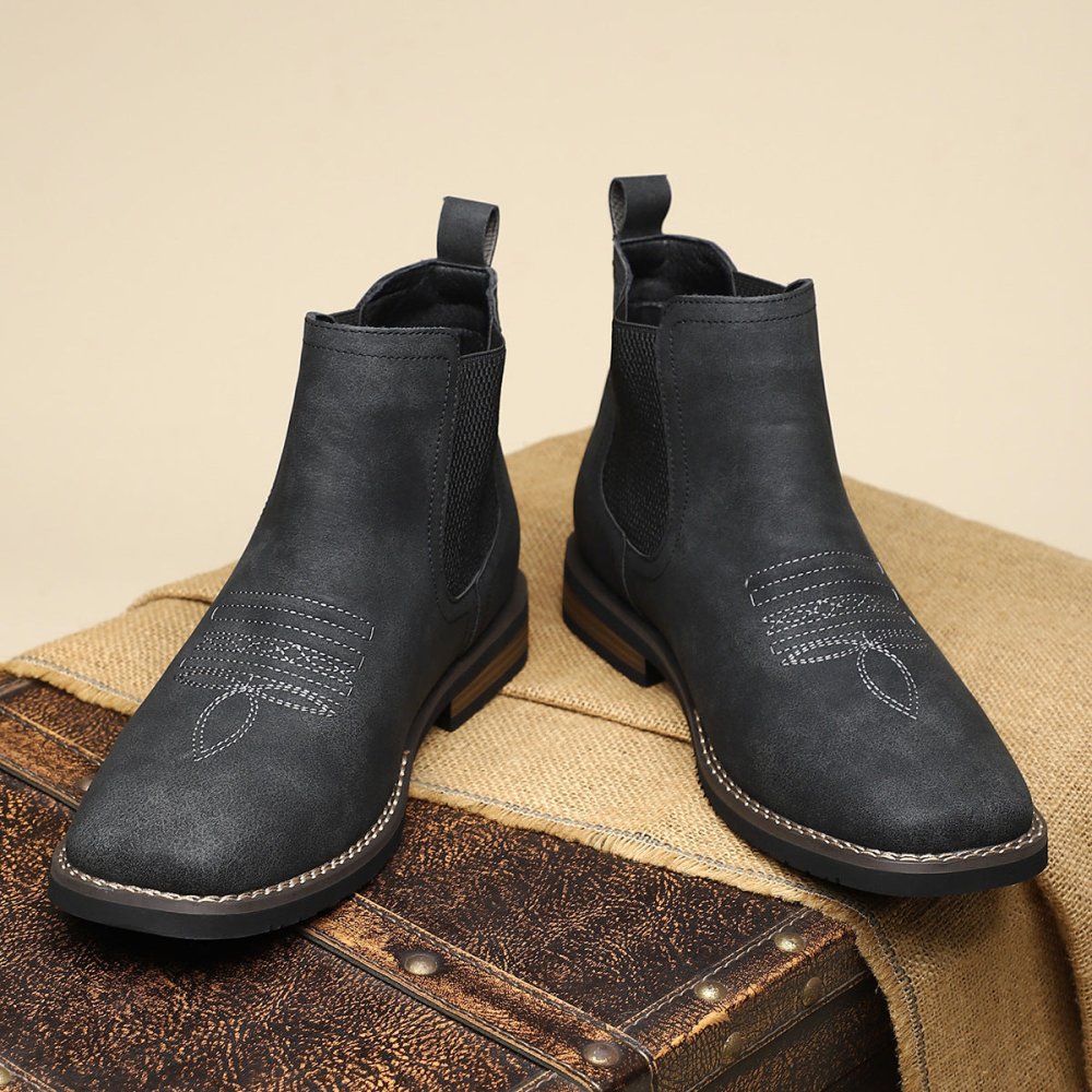 Mattis Boots | From Autumn Winds to Winter Rain