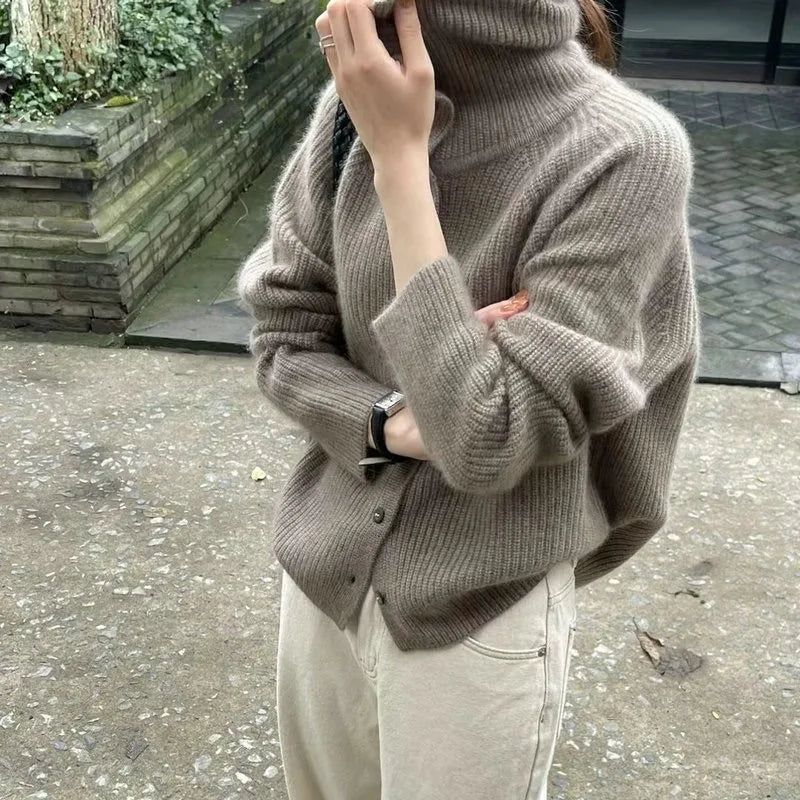 Shirley | Chic Cardigan
