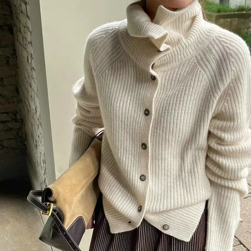 Shirley | Chic Cardigan