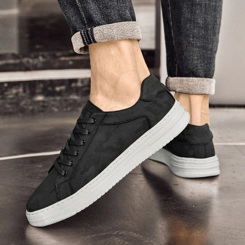Cameron Leder Sneakers