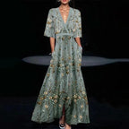 Rubby | Kleid mit Gürtel und V-Ausschnitt