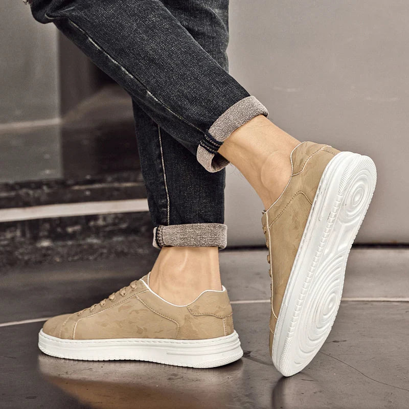 Cameron Leder Sneakers