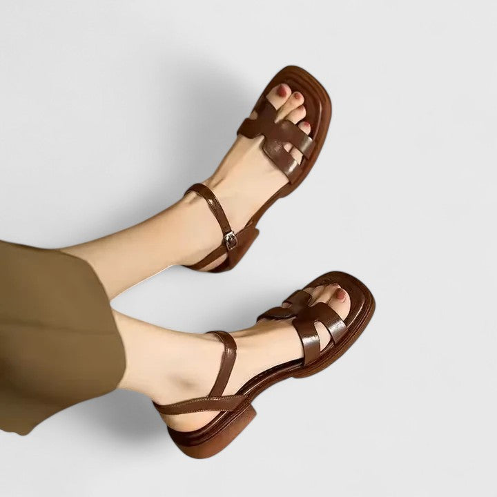 Elena | Stilvolle Flache Sandalen