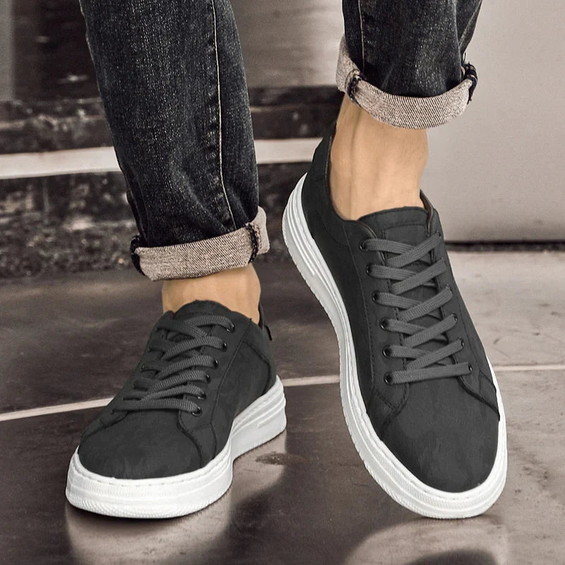Cameron Leder Sneakers