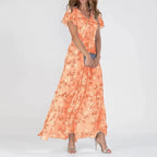 Glamouröses Kleid, das den Bauch bedeckt